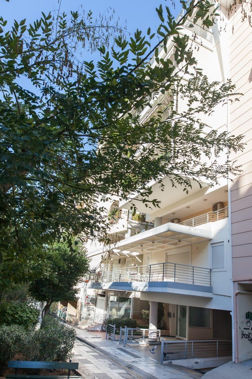 Scenic Balcony Apt In Vibrant Petralona Athén Kültér fotó